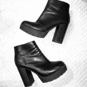 Black platform heels - faux leather